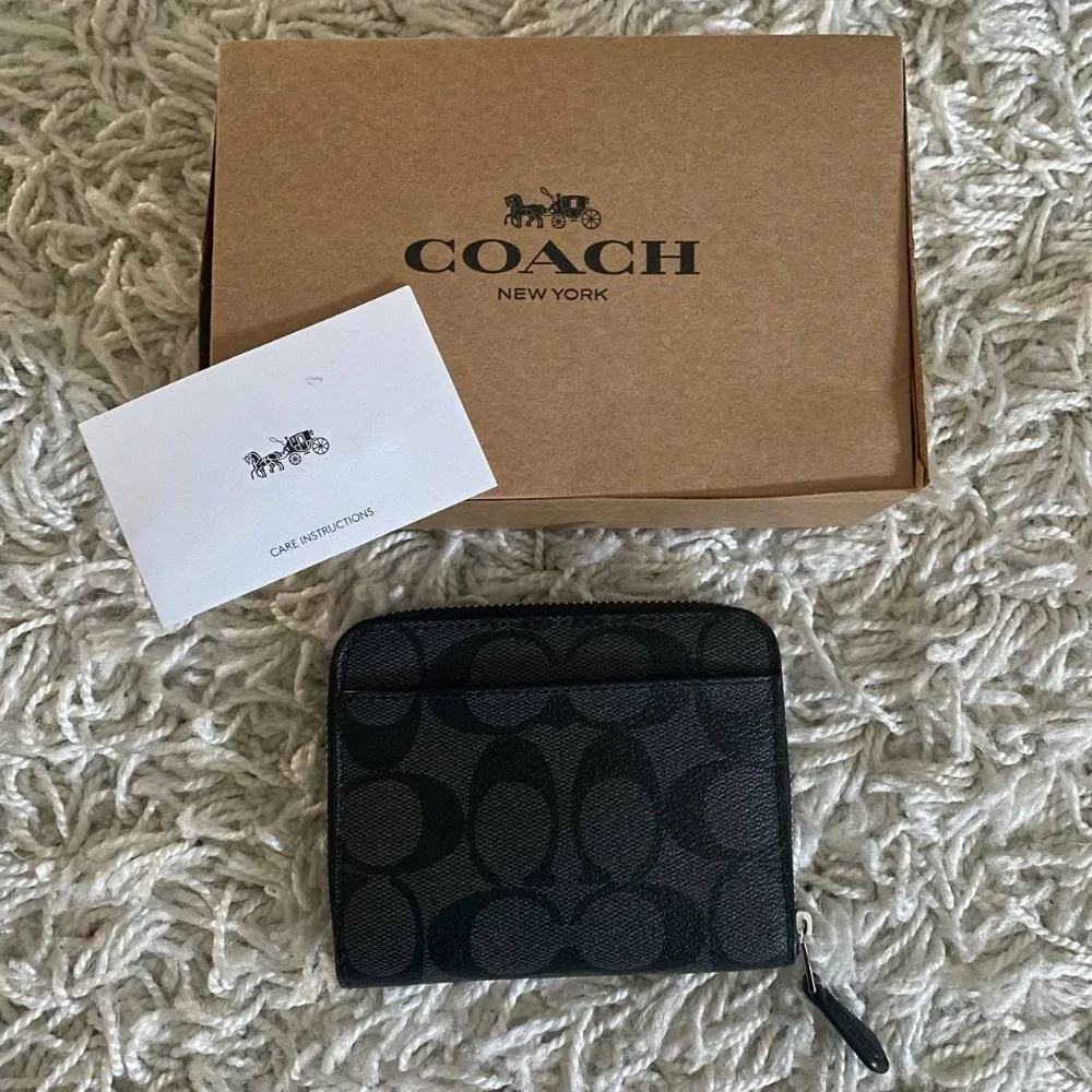 ❌SOLD❌ NWT! Coach Authentic Black Logo Minimalist Wallet - Picture 4 of 5